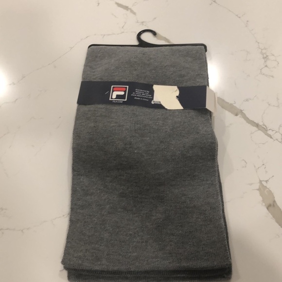 Fila scarf and beanie hat set  gray knit NWT - Picture 4 of 5